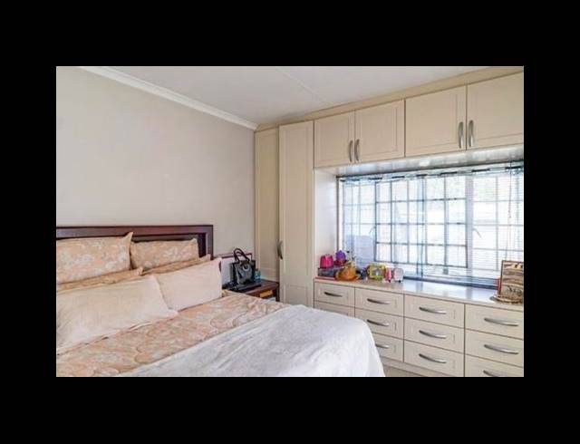 3 BEDROOM HOUSE FOR SALE IN KEMPTON PARK EXT 02